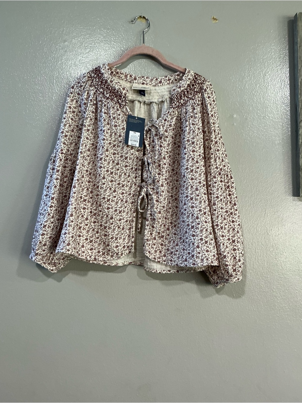 Women’s Raglan Long Sleeve Tie-Front Blouse.   Brown Floral.  XS - Picture 13 of 15